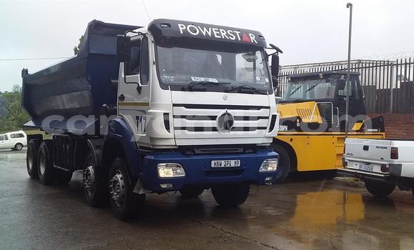 Tenga Tsaru Mercedes–Benz Tipper Chena Rori in Lusaka in Zambia Tenga Tsaru Mercedes–Benz Tipper Chena Rori in Lusaka in Zambia