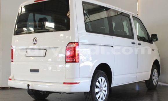 Nunua Ilio tumika Volkswagen Multivan Nyeupe Gari ndani ya Chipata nchini Zambia Nunua Ilio tumika Volkswagen Multivan Nyeupe Gari ndani ya Chipata nchini Zambia