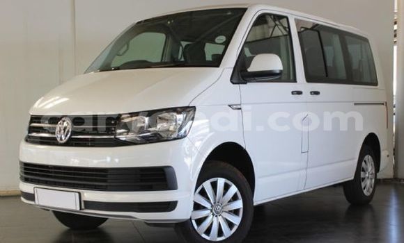 Nunua Ilio tumika Volkswagen Multivan Nyeupe Gari ndani ya Chipata nchini Zambia Nunua Ilio tumika Volkswagen Multivan Nyeupe Gari ndani ya Chipata nchini Zambia