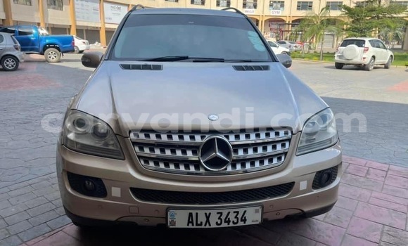 Acheter Occasion Voiture Mercedes‒Benz ML–Class Beige à Lusaka, Zambie Acheter Occasion Voiture Mercedes‒Benz ML–Class Beige à Lusaka, Zambie