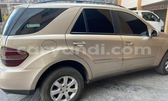 Acheter Occasion Voiture Mercedes‒Benz ML–Class Beige à Lusaka, Zambie Acheter Occasion Voiture Mercedes‒Benz ML–Class Beige à Lusaka, Zambie