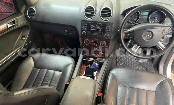 Acheter Occasion Voiture Mercedes‒Benz ML–Class Beige à Lusaka, Zambie Acheter Occasion Voiture Mercedes‒Benz ML–Class Beige à Lusaka, Zambie