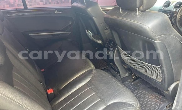 Acheter Occasion Voiture Mercedes‒Benz ML–Class Beige à Lusaka, Zambie Acheter Occasion Voiture Mercedes‒Benz ML–Class Beige à Lusaka, Zambie