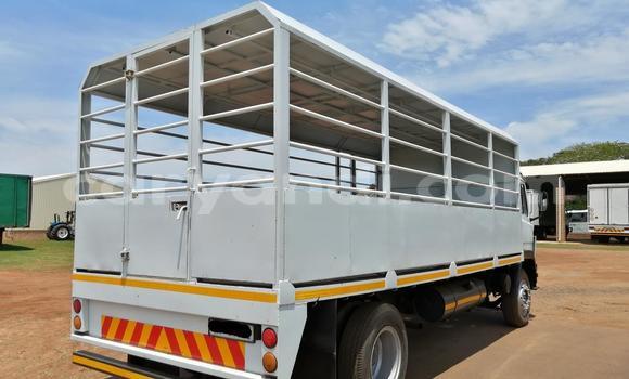 Acheter Occasion Utilitaire Mercedes–Benz 1213 Autre à Itezhi–Tezhi, Du sud Acheter Occasion Utilitaire Mercedes–Benz 1213 Autre à Itezhi–Tezhi, Du sud