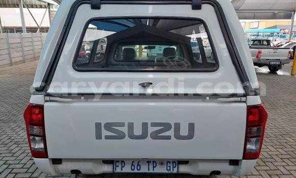 Tenga Tsaru Isuzu KB Chena Mota in Sesheke in Western Tenga Tsaru Isuzu KB Chena Mota in Sesheke in Western