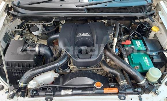 Tenga Tsaru Isuzu KB Chena Mota in Sesheke in Western Tenga Tsaru Isuzu KB Chena Mota in Sesheke in Western