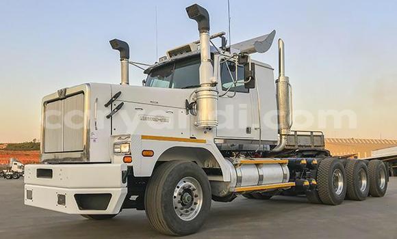 Acheter Occasion Utilitaire Caterpillar 120 Blanc à Choma, Du sud Acheter Occasion Utilitaire Caterpillar 120 Blanc à Choma, Du sud