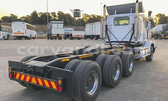 Acheter Occasion Utilitaire Caterpillar 120 Blanc à Choma, Du sud Acheter Occasion Utilitaire Caterpillar 120 Blanc à Choma, Du sud