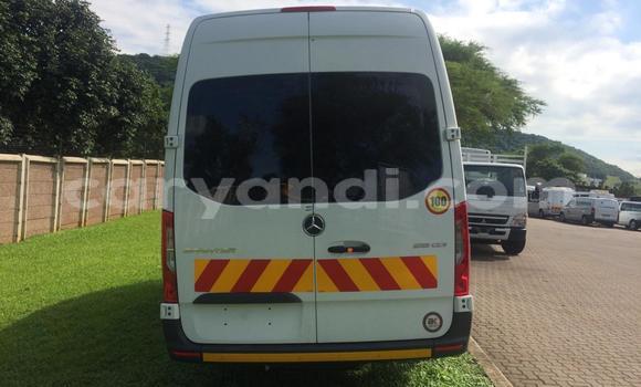 Acheter Occasion Utilitaire Mercedes–Benz Sprinter Blanc à Samfya, Luapala Acheter Occasion Utilitaire Mercedes–Benz Sprinter Blanc à Samfya, Luapala