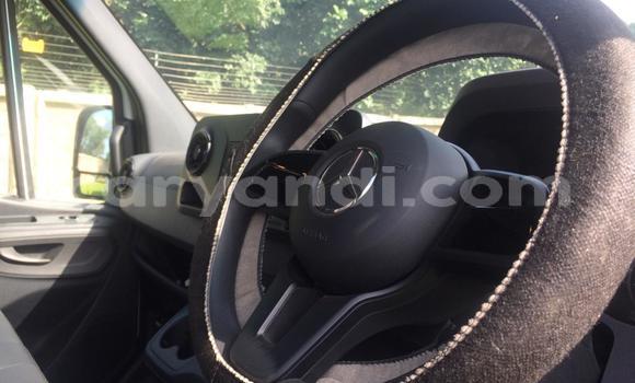 Acheter Occasion Utilitaire Mercedes–Benz Sprinter Blanc à Samfya, Luapala Acheter Occasion Utilitaire Mercedes–Benz Sprinter Blanc à Samfya, Luapala