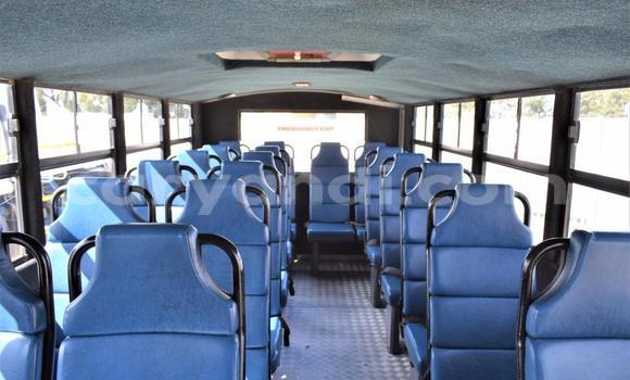 Acheter Occasion Utilitaire Nissan UD Blanc à Livingstone, Zambie Acheter Occasion Utilitaire Nissan UD Blanc à Livingstone, Zambie