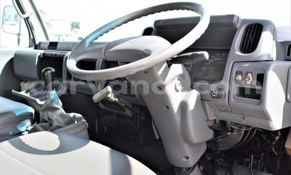 Acheter Occasion Utilitaire Nissan UD Blanc à Livingstone, Zambie Acheter Occasion Utilitaire Nissan UD Blanc à Livingstone, Zambie