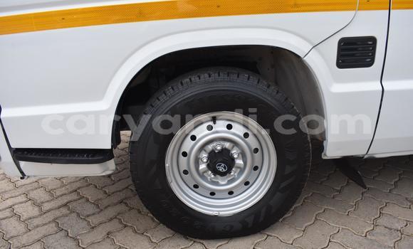 Acheter Occasion Utilitaire Toyota HiAce Blanc à Maamba, Du sud Acheter Occasion Utilitaire Toyota HiAce Blanc à Maamba, Du sud