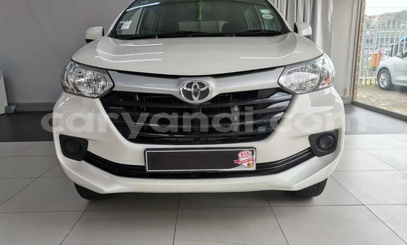 Acheter Occasion Voiture Toyota Avanza Blanc à Mufulira, Zambie