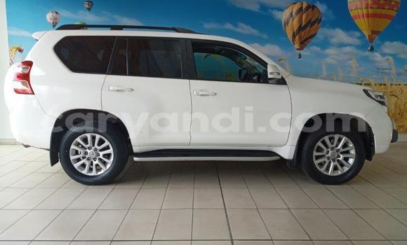 Nunua Ilio tumika Toyota Land Cruiser Prado Nyeupe Gari ndani ya Petauke nchini Mashariki Nunua Ilio tumika Toyota Land Cruiser Prado Nyeupe Gari ndani ya Petauke nchini Mashariki