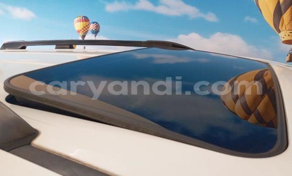 Nunua Ilio tumika Toyota Land Cruiser Prado Nyeupe Gari ndani ya Petauke nchini Mashariki Nunua Ilio tumika Toyota Land Cruiser Prado Nyeupe Gari ndani ya Petauke nchini Mashariki