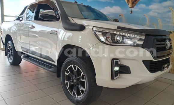 Acheter Occasion Voiture Toyota Hilux Blanc à Lusaka, Zambie Acheter Occasion Voiture Toyota Hilux Blanc à Lusaka, Zambie