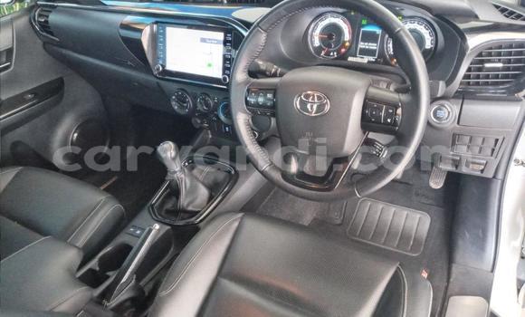 Acheter Occasion Voiture Toyota Hilux Blanc à Lusaka, Zambie Acheter Occasion Voiture Toyota Hilux Blanc à Lusaka, Zambie