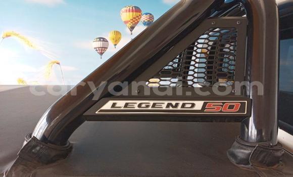 Acheter Occasion Voiture Toyota Hilux Blanc à Lusaka, Zambie Acheter Occasion Voiture Toyota Hilux Blanc à Lusaka, Zambie