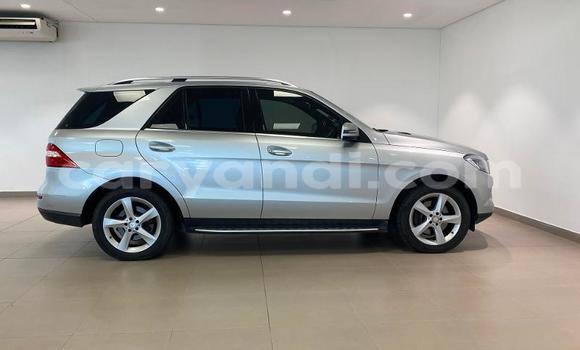 Acheter Occasion Voiture Mercedes‒Benz ML–Class Gris à Chinsali, Nord Acheter Occasion Voiture Mercedes‒Benz ML–Class Gris à Chinsali, Nord