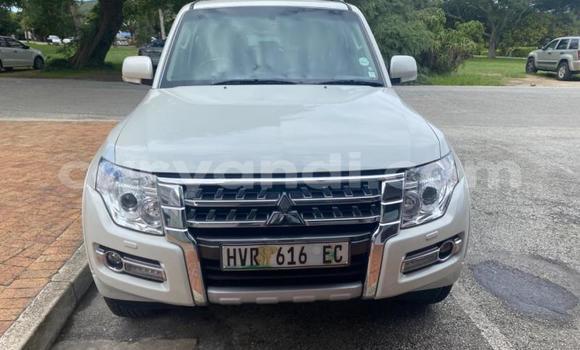 Buy Used Mitsubishi Pajero White Car in Lusaka in Zambia