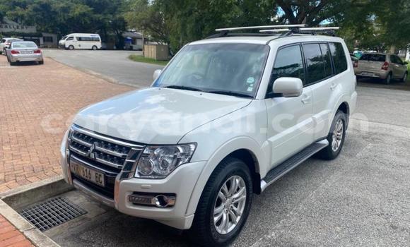 Buy Used Mitsubishi Pajero White Car in Lusaka in Zambia Buy Used Mitsubishi Pajero White Car in Lusaka in Zambia