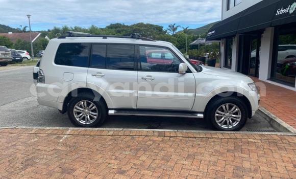 Buy Used Mitsubishi Pajero White Car in Lusaka in Zambia Buy Used Mitsubishi Pajero White Car in Lusaka in Zambia