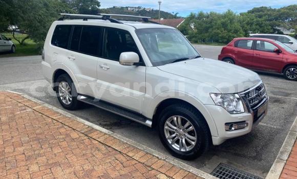 Buy Used Mitsubishi Pajero White Car in Lusaka in Zambia Buy Used Mitsubishi Pajero White Car in Lusaka in Zambia