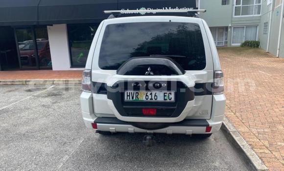 Buy Used Mitsubishi Pajero White Car in Lusaka in Zambia Buy Used Mitsubishi Pajero White Car in Lusaka in Zambia