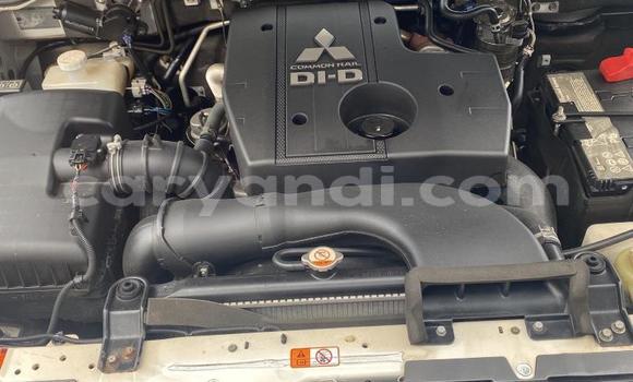 Buy Used Mitsubishi Pajero White Car in Lusaka in Zambia Buy Used Mitsubishi Pajero White Car in Lusaka in Zambia