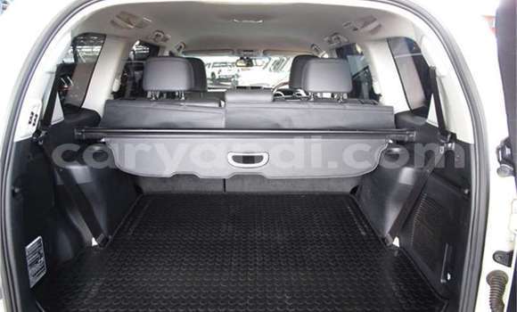 Nunua Ilio tumika Toyota Land Cruiser Prado Nyeupe Gari ndani ya Chingola nchini Zambia Nunua Ilio tumika Toyota Land Cruiser Prado Nyeupe Gari ndani ya Chingola nchini Zambia