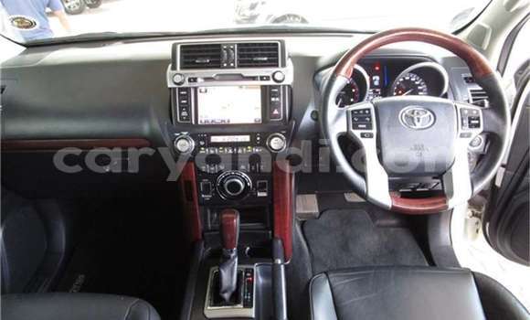 Nunua Ilio tumika Toyota Land Cruiser Prado Nyeupe Gari ndani ya Chingola nchini Zambia Nunua Ilio tumika Toyota Land Cruiser Prado Nyeupe Gari ndani ya Chingola nchini Zambia