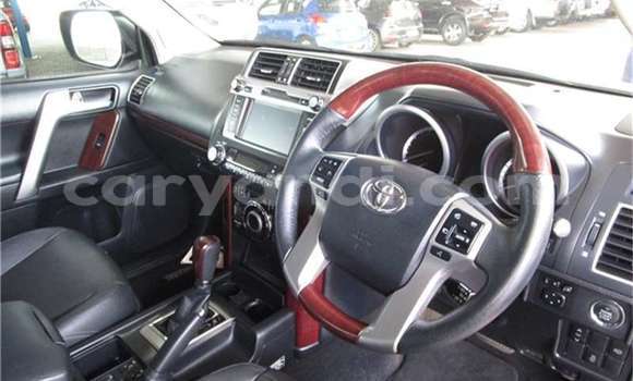 Nunua Ilio tumika Toyota Land Cruiser Prado Nyeupe Gari ndani ya Chingola nchini Zambia Nunua Ilio tumika Toyota Land Cruiser Prado Nyeupe Gari ndani ya Chingola nchini Zambia