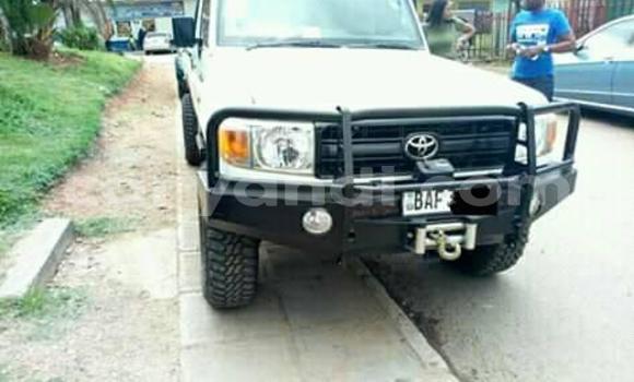 Acheter Occasion Voiture Toyota Land Cruiser Blanc à Lusaka, Zambie Acheter Occasion Voiture Toyota Land Cruiser Blanc à Lusaka, Zambie