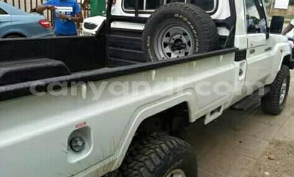 Acheter Occasion Voiture Toyota Land Cruiser Blanc à Lusaka, Zambie Acheter Occasion Voiture Toyota Land Cruiser Blanc à Lusaka, Zambie