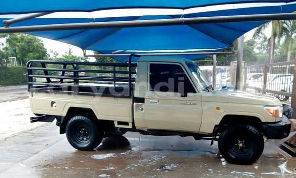 Acheter Occasion Voiture Toyota Land Cruiser Marron à Lusaka, Zambie Acheter Occasion Voiture Toyota Land Cruiser Marron à Lusaka, Zambie