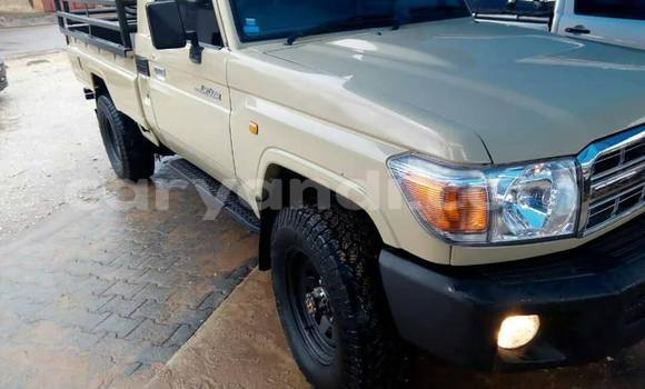 Acheter Occasion Voiture Toyota Land Cruiser Marron à Lusaka, Zambie Acheter Occasion Voiture Toyota Land Cruiser Marron à Lusaka, Zambie