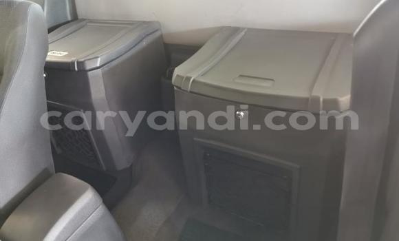 Acheter Occasion Voiture Isuzu KB Blanc à Livingstone, Zambie Acheter Occasion Voiture Isuzu KB Blanc à Livingstone, Zambie