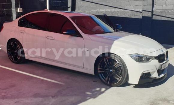 Acheter Occasion Voiture BMW 3–Series Blanc à Livingstone, Zambie Acheter Occasion Voiture BMW 3–Series Blanc à Livingstone, Zambie