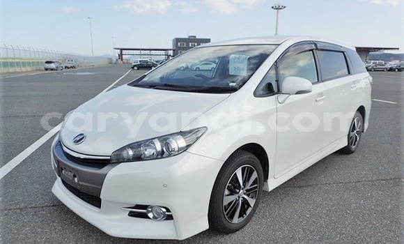Buy Used Toyota Wish White Car in Livingstone in Zambia