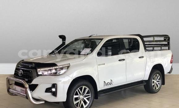Acheter Occasion Voiture Toyota Hilux Blanc à Livingstone, Zambie Acheter Occasion Voiture Toyota Hilux Blanc à Livingstone, Zambie