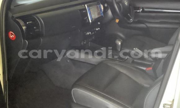 Acheter Occasion Voiture Toyota Hilux Blanc à Livingstone, Zambie Acheter Occasion Voiture Toyota Hilux Blanc à Livingstone, Zambie