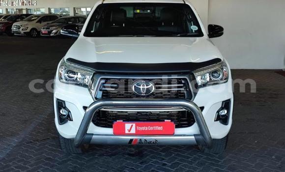 Acheter Occasion Voiture Toyota Hilux Blanc à Livingstone, Zambie Acheter Occasion Voiture Toyota Hilux Blanc à Livingstone, Zambie