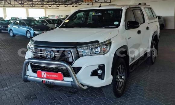 Acheter Occasion Voiture Toyota Hilux Blanc à Livingstone, Zambie Acheter Occasion Voiture Toyota Hilux Blanc à Livingstone, Zambie