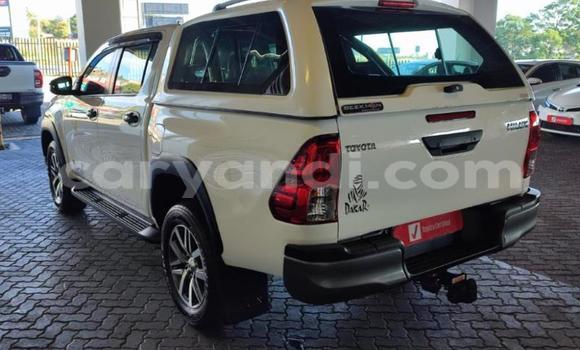 Acheter Occasion Voiture Toyota Hilux Blanc à Livingstone, Zambie Acheter Occasion Voiture Toyota Hilux Blanc à Livingstone, Zambie