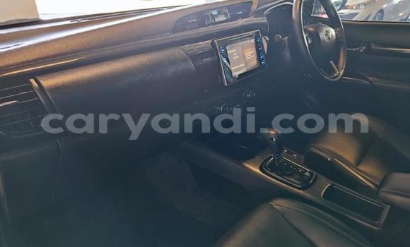 Acheter Occasion Voiture Toyota Hilux Blanc à Livingstone, Zambie Acheter Occasion Voiture Toyota Hilux Blanc à Livingstone, Zambie