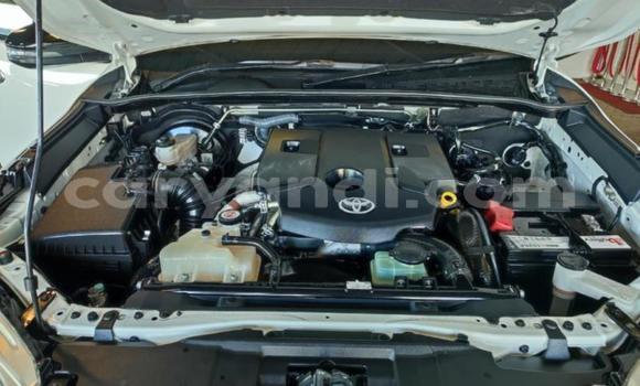 Acheter Occasion Voiture Toyota Hilux Blanc à Livingstone, Zambie Acheter Occasion Voiture Toyota Hilux Blanc à Livingstone, Zambie
