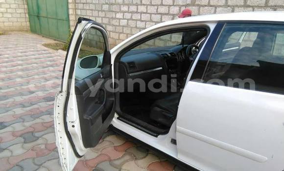 Acheter Occasion Voiture Volkswagen Golf Blanc à Lusaka, Zambie Acheter Occasion Voiture Volkswagen Golf Blanc à Lusaka, Zambie