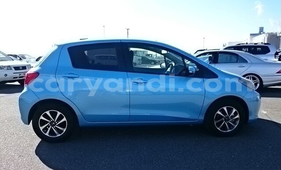 Acheter Occasion Voiture Toyota Vitz Bleu à Livingstone, Zambie Acheter Occasion Voiture Toyota Vitz Bleu à Livingstone, Zambie