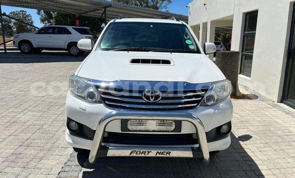 Nunua Ilio tumika Toyota Fortuner Nyeupe Gari ndani ya Livingstone nchini Zambia Nunua Ilio tumika Toyota Fortuner Nyeupe Gari ndani ya Livingstone nchini Zambia
